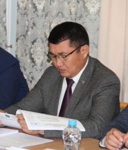 Э.Н. Малчинов принял участие в заседании профильного  комитета Государственного Собрания – Эл Курултай Республики Алтай