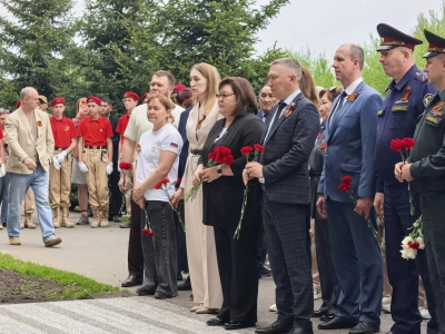 Сотрудники Контрольно-счетной палаты Республики Алтай приняли участие в открытии памятника «Благодарный Город-герой Ленинград – жителям Горного Алтая»